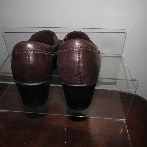 CLARKS Collection Brown Slip-On Shoes Size 6.5M - Picture 3 of 4